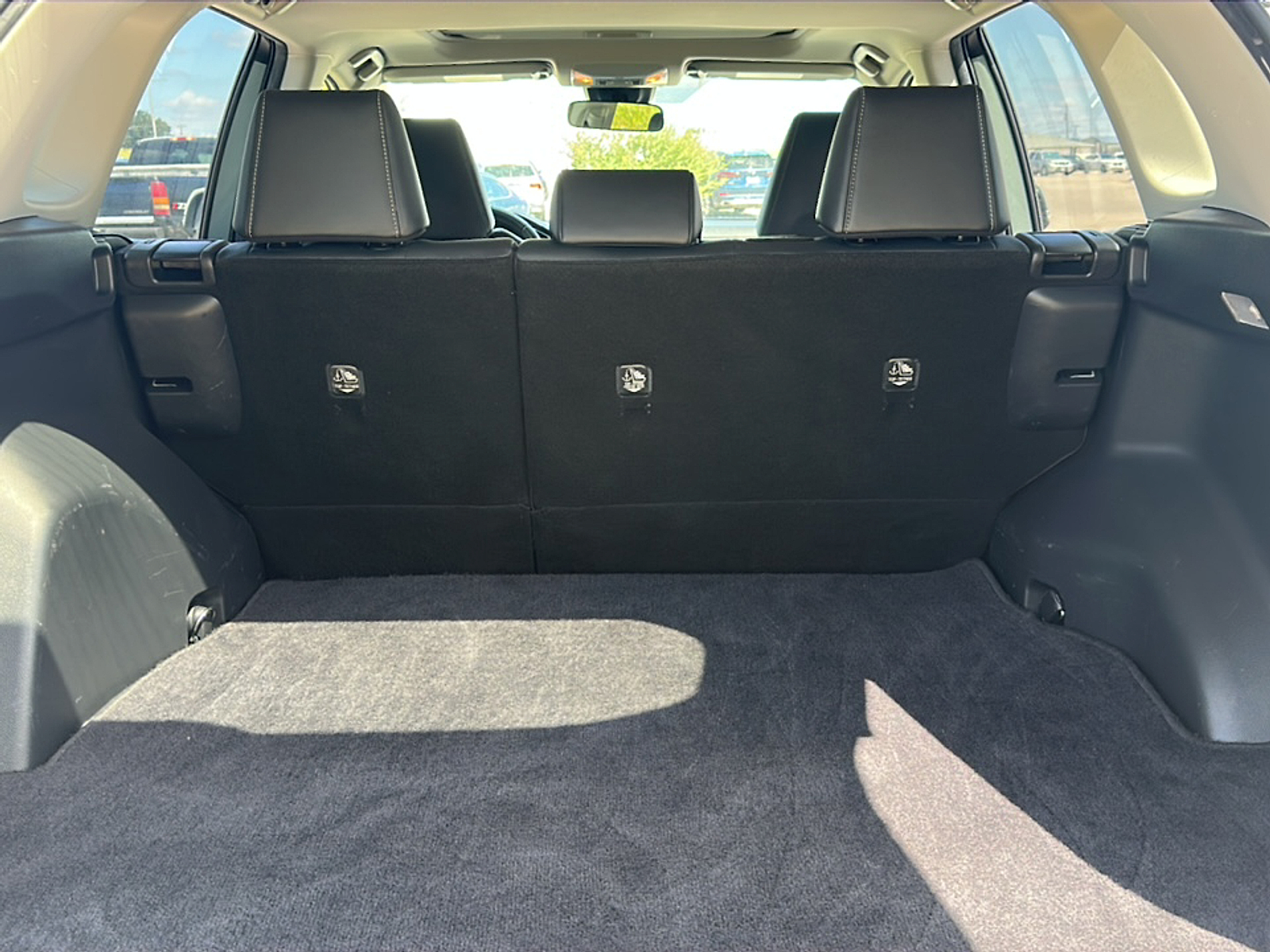 2020 Toyota RAV4 XLE Premium photo 8