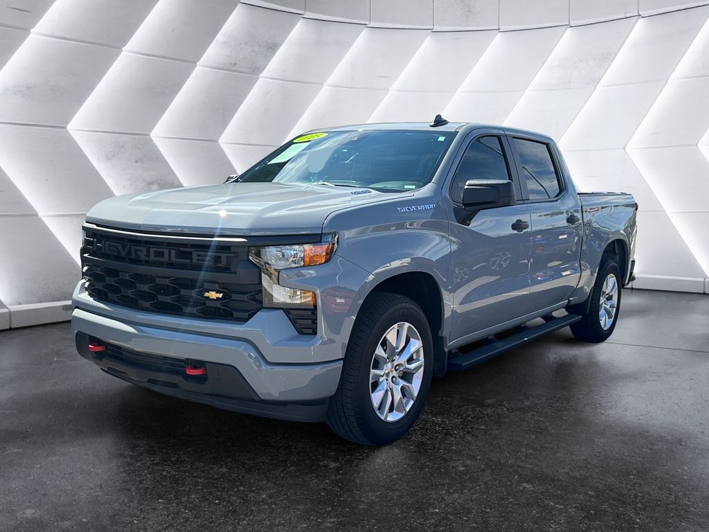 2025 Chevrolet Silverado 1500 Custom photo 3