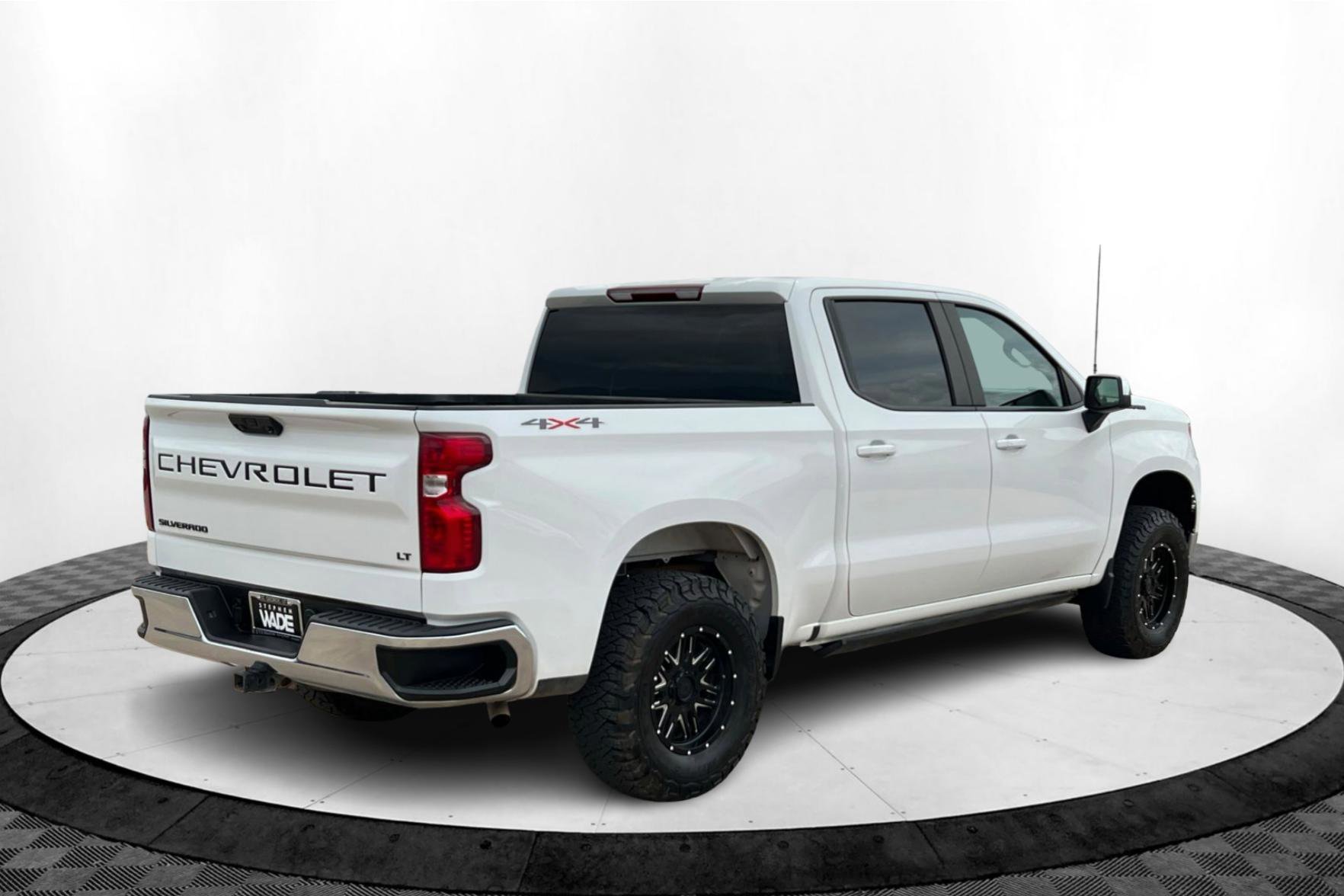 2024 Chevrolet Silverado 1500 LT photo 5