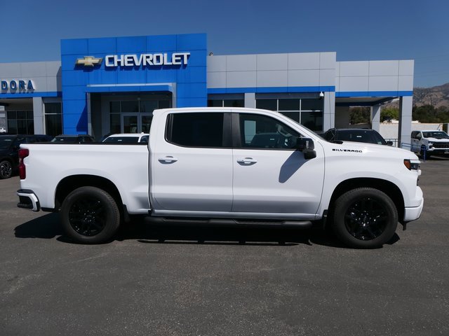 2025 Chevrolet Silverado 1500 RST photo 2