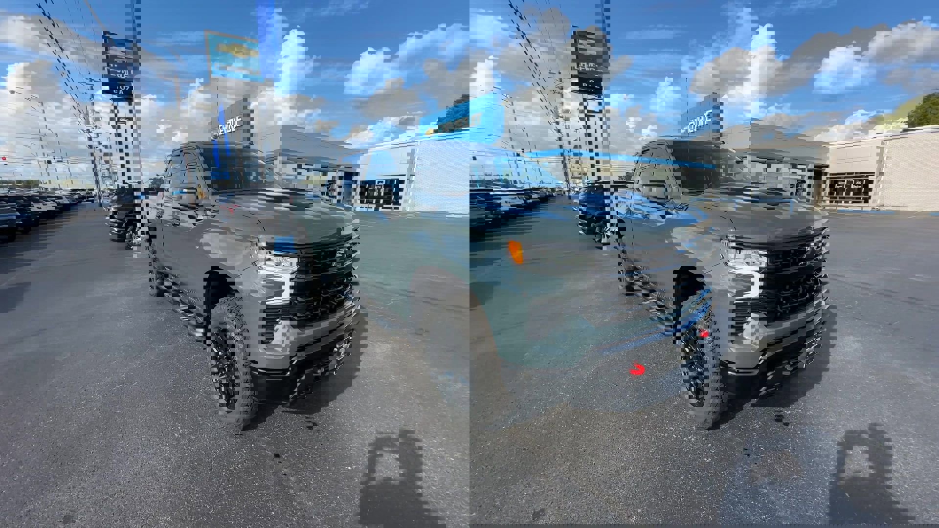 2025 Chevrolet Silverado 1500 LT Trail Boss photo 2