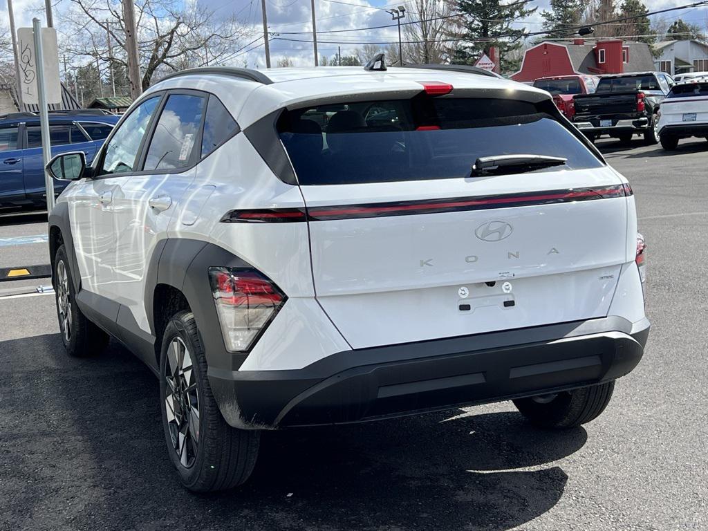 2025 Hyundai Kona SEL photo 3