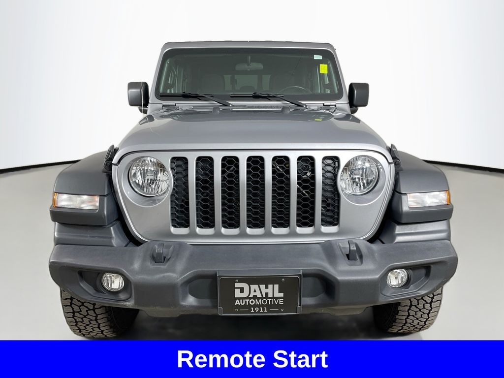 2020 Jeep Gladiator Sport photo 2