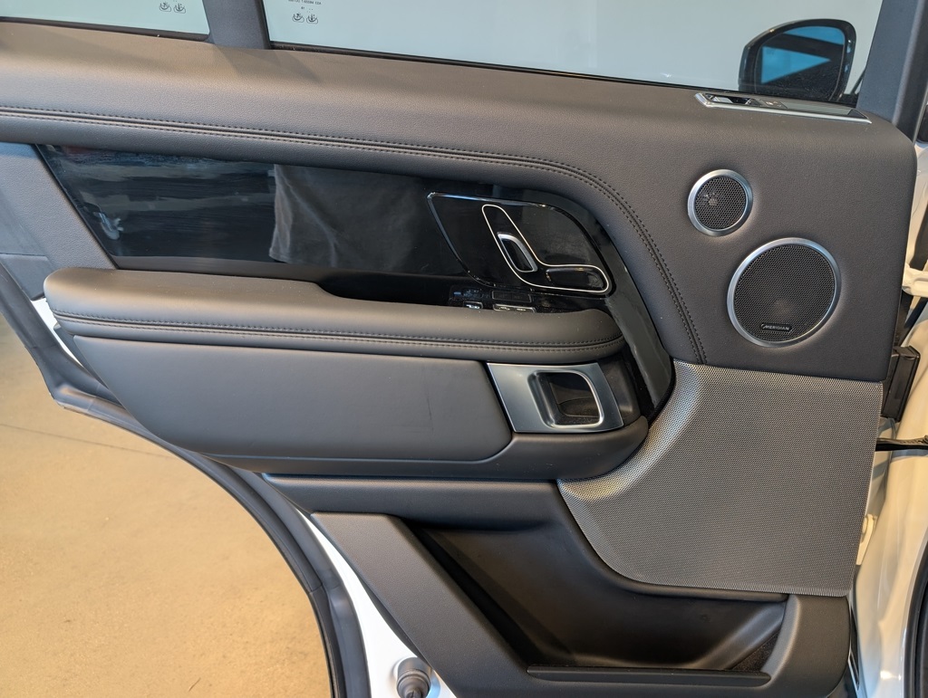 2020 Land Rover Range Rover HSE photo 20