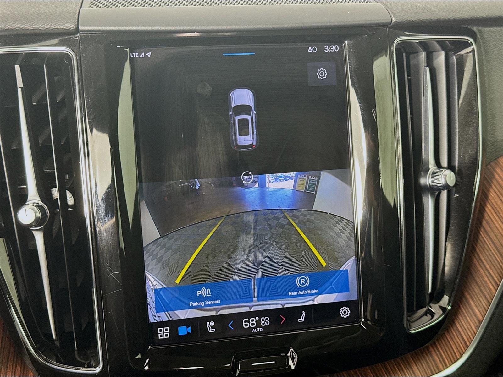 2023 Volvo XC60 B5 Plus photo 15