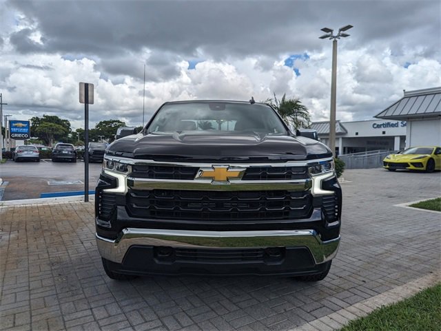 2026 Chevrolet Silverado photo 3