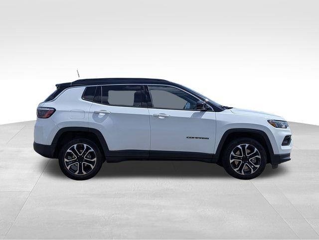 2023 Jeep Compass Limited photo 3