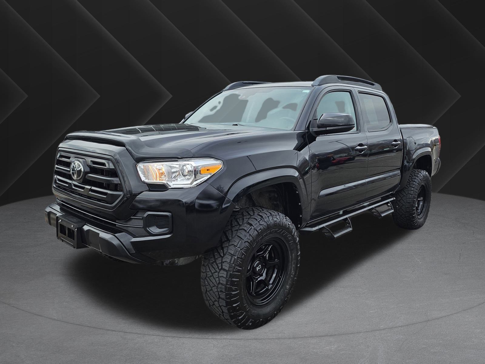 2019 Toyota Tacoma SR's photo