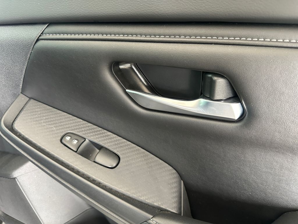2025 Nissan Sentra SV photo 15