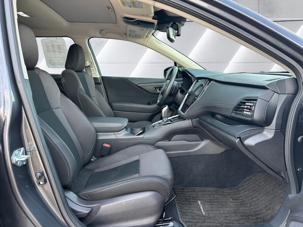 2025 Subaru Outback Premium photo 12