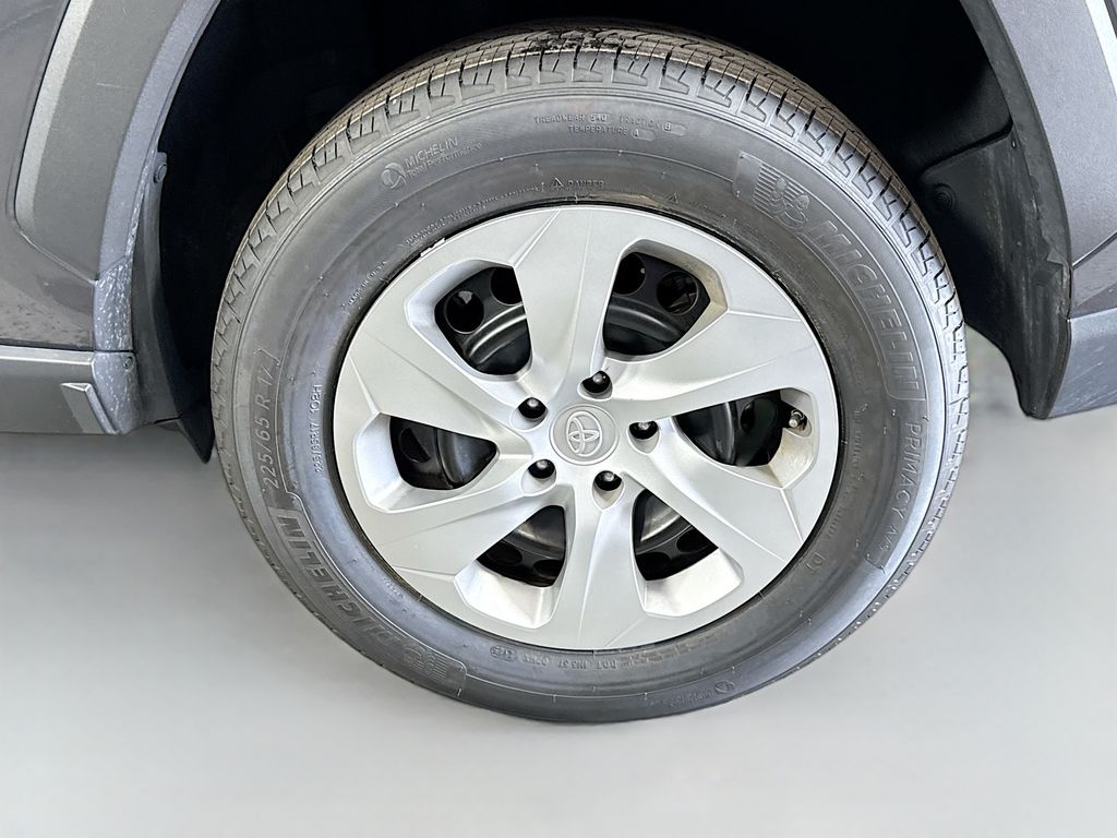 2024 Toyota RAV4 LE photo 28