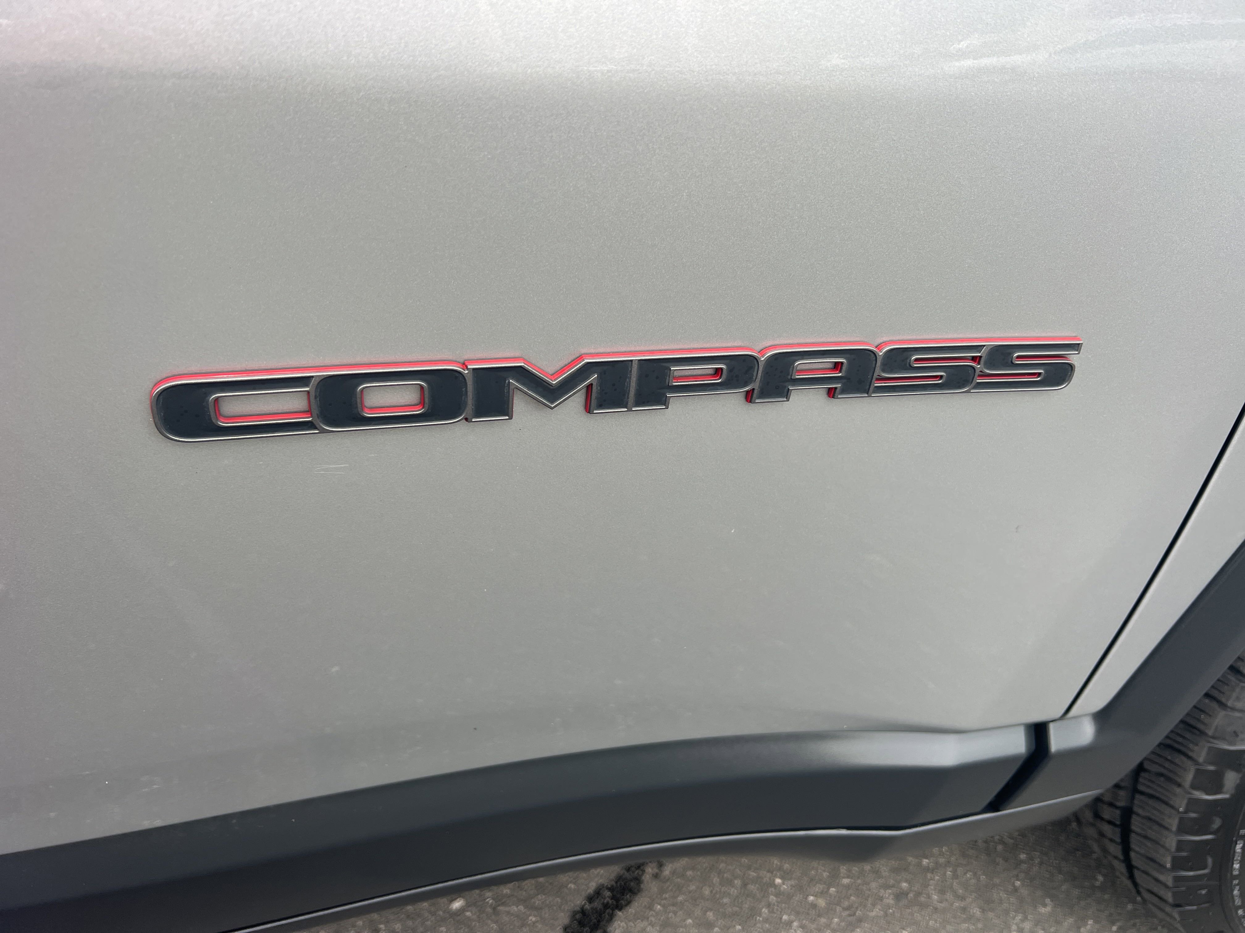 2022 Jeep Compass Trailhawk photo 3