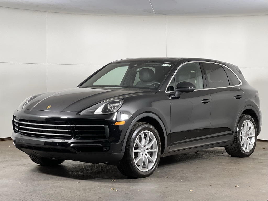 2023 Porsche Cayenne Base's photo