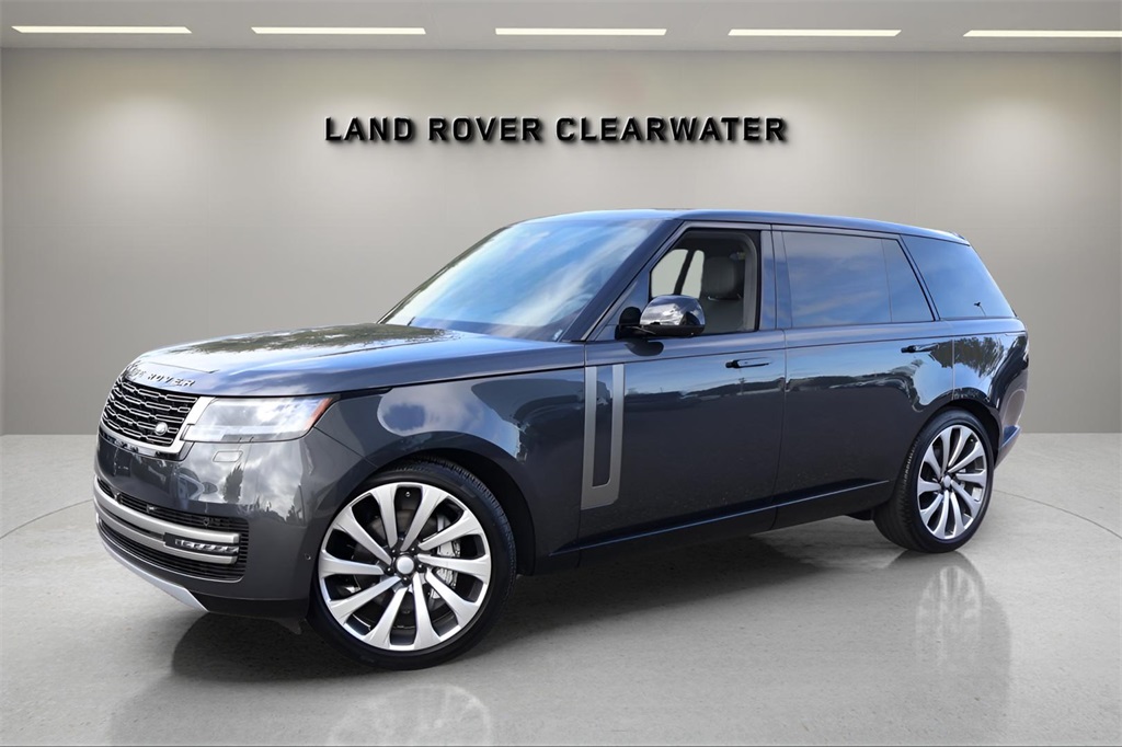 2025 Land Rover Range Rover SE's photo