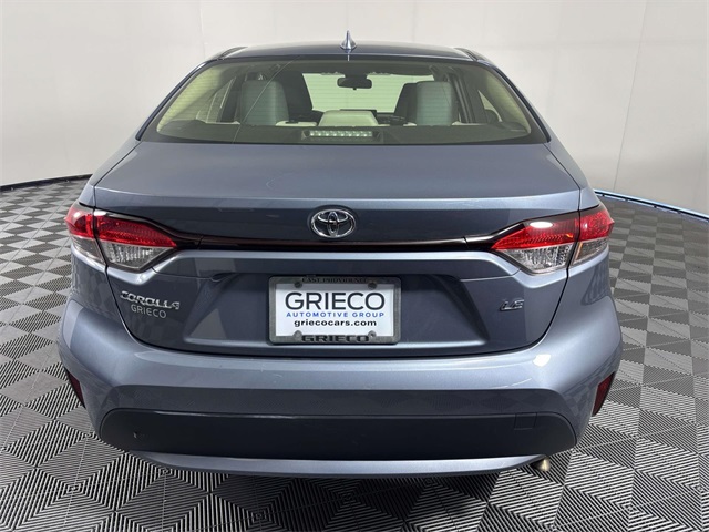 2022 Toyota Corolla LE photo 6