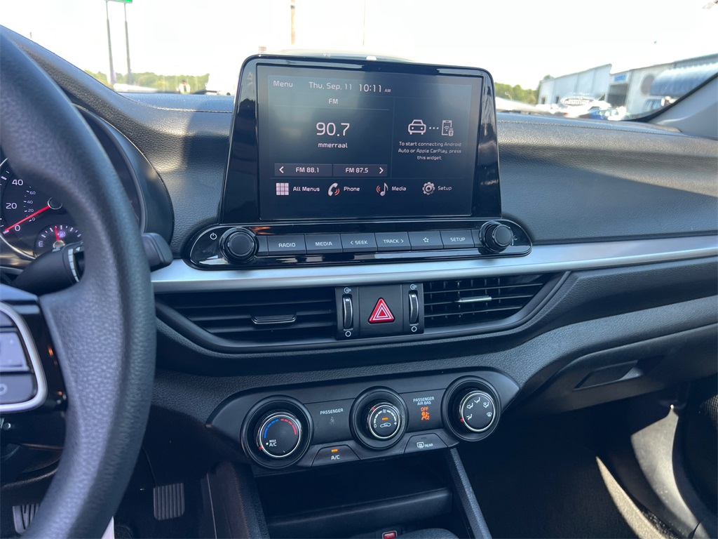 2024 Kia Forte LXS photo 29
