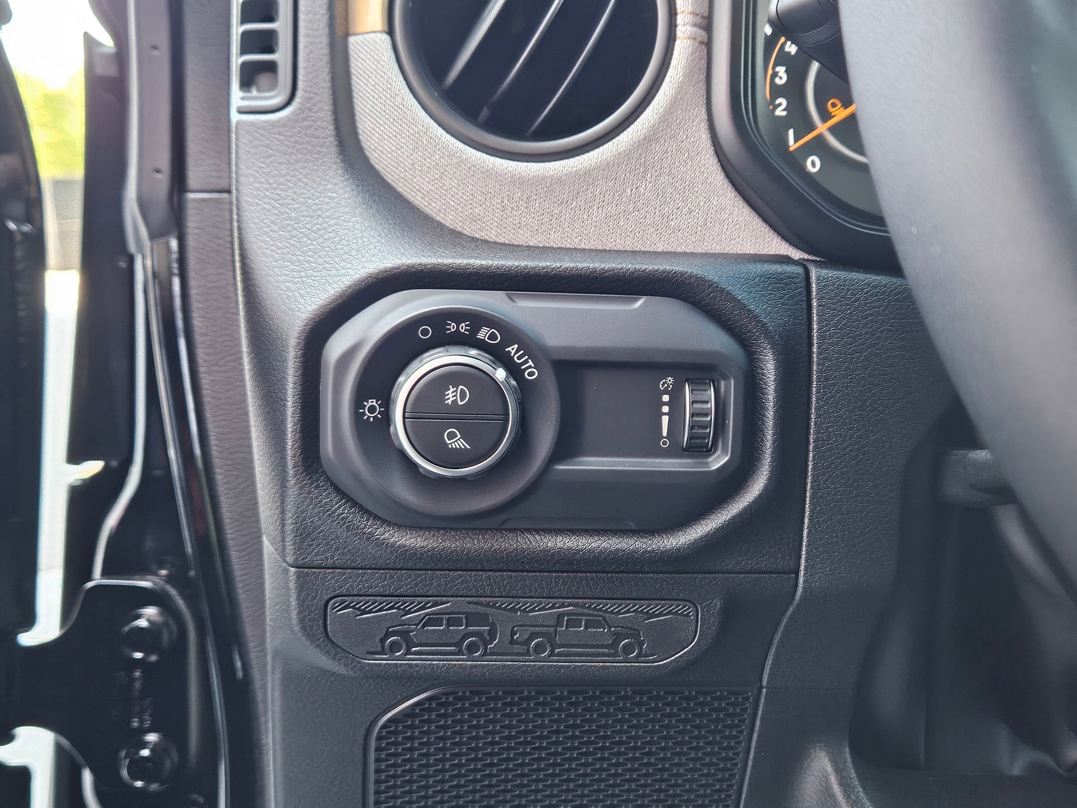 2025 Jeep Gladiator Sport photo 17