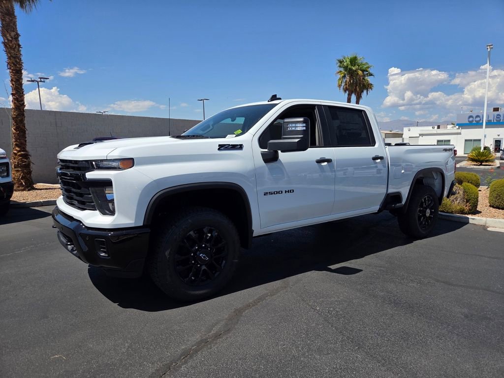 2025 Chevrolet Silverado 2500HD Custom photo 2