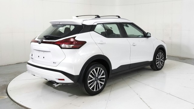 Used 2024 WHITE Nissan SV image 5