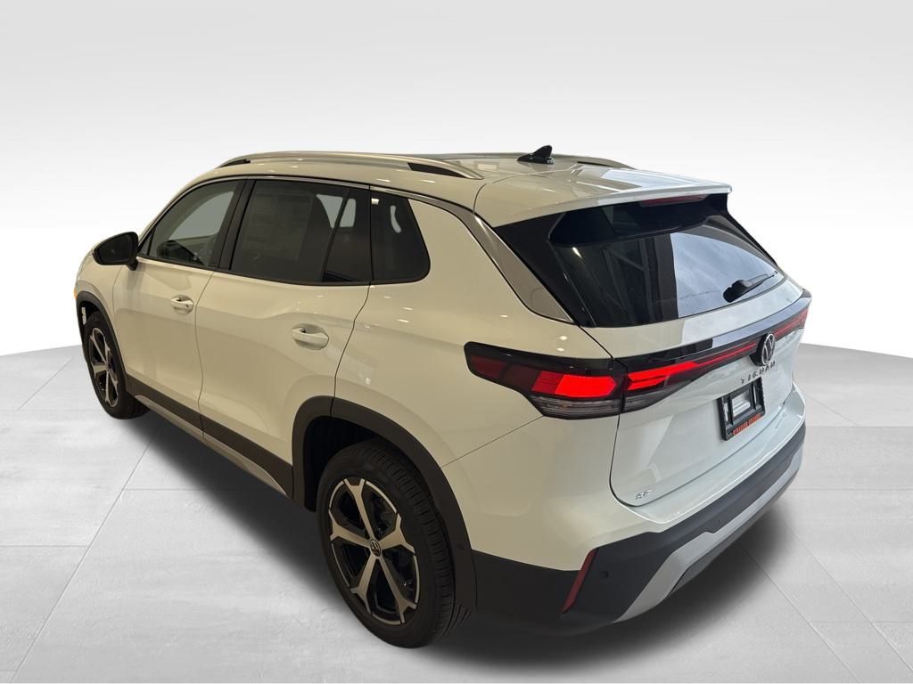 2025 Volkswagen Tiguan SE photo 3