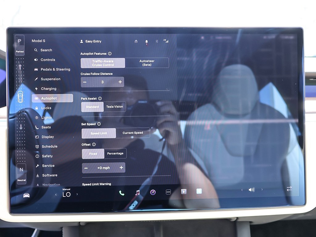 2022 Tesla Model S photo 44