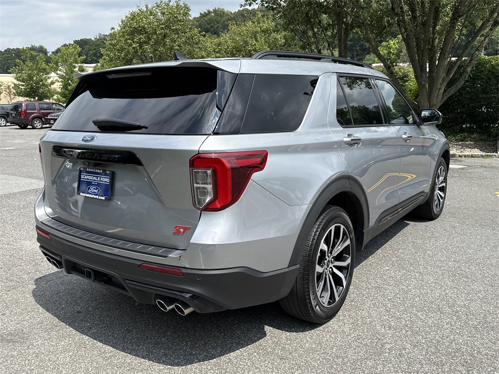 2023 Ford Explorer ST photo 2