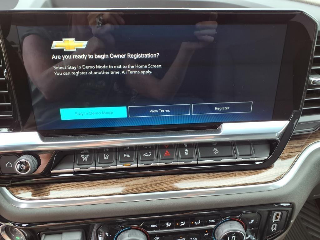 2025 Chevrolet Silverado 2500HD LT photo 13