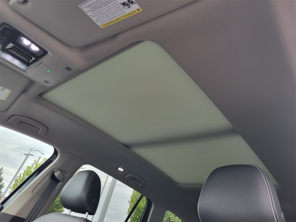 2026 Volkswagen Atlas SEL photo 5