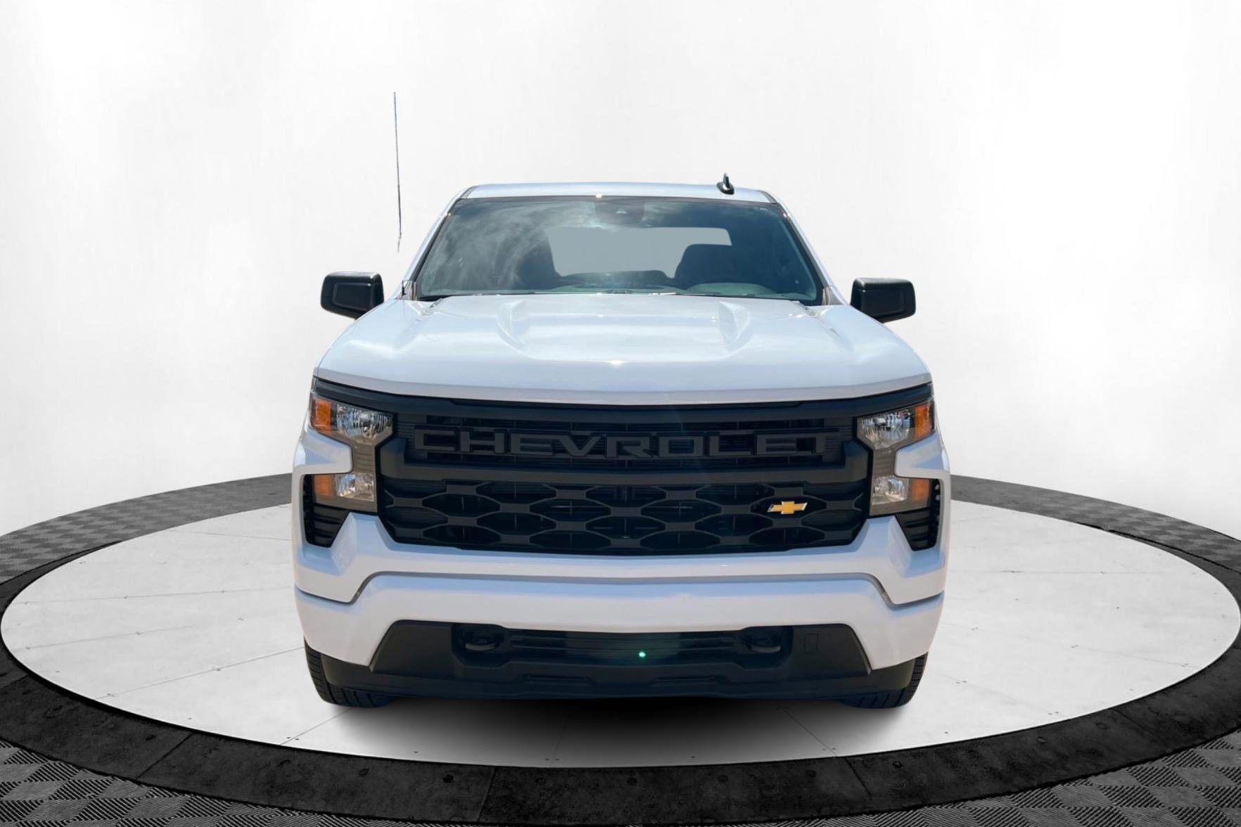 2025 Chevrolet Silverado 1500 Custom photo 8