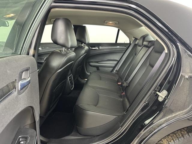 2023 Chrysler 300 Touring L photo 15