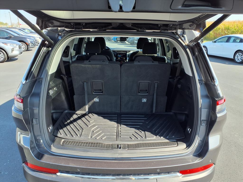 2022 Jeep Grand Cherokee Laredo photo 10