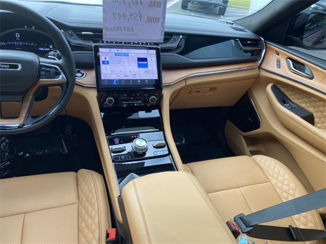 2025 Jeep Grand Cherokee L Summit Reserve photo 14