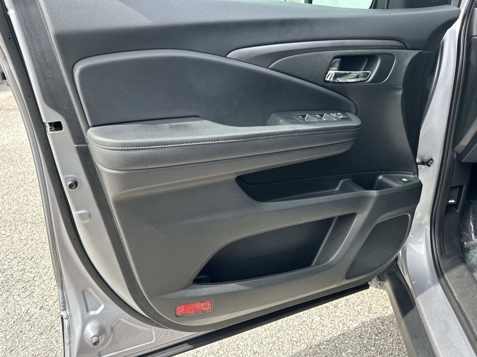 2022 Honda Pilot Sport photo 16