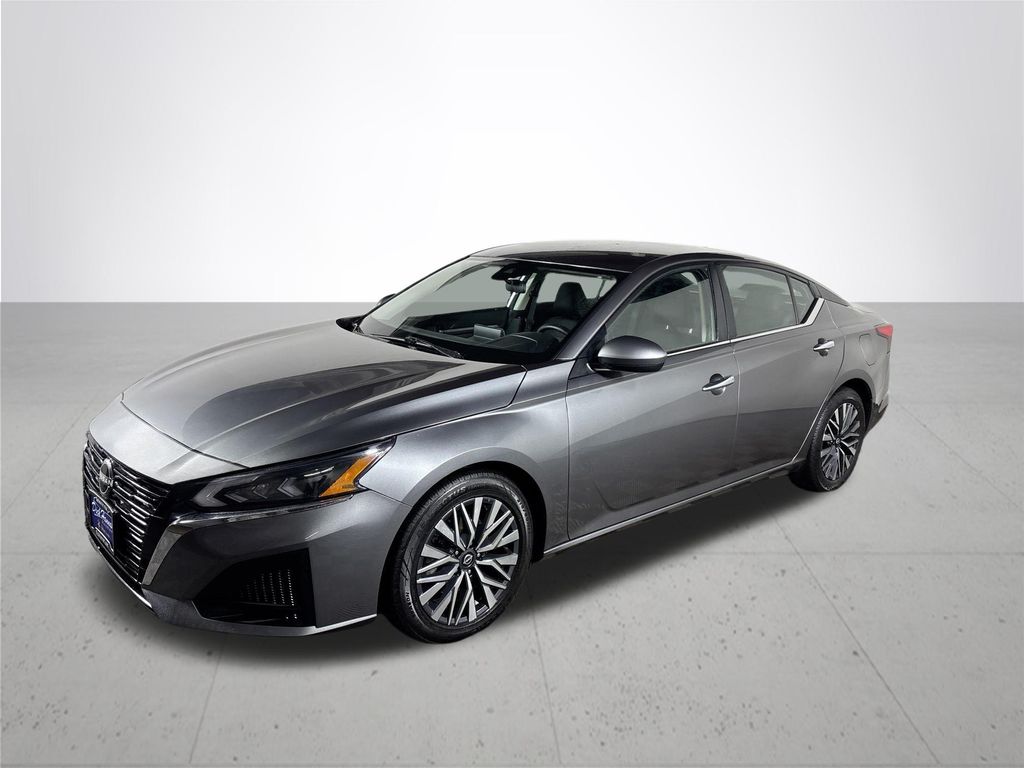 2023 Nissan Altima 2.5 SV photo 2