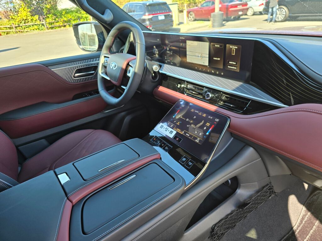 2026 Infiniti QX80 photo 10