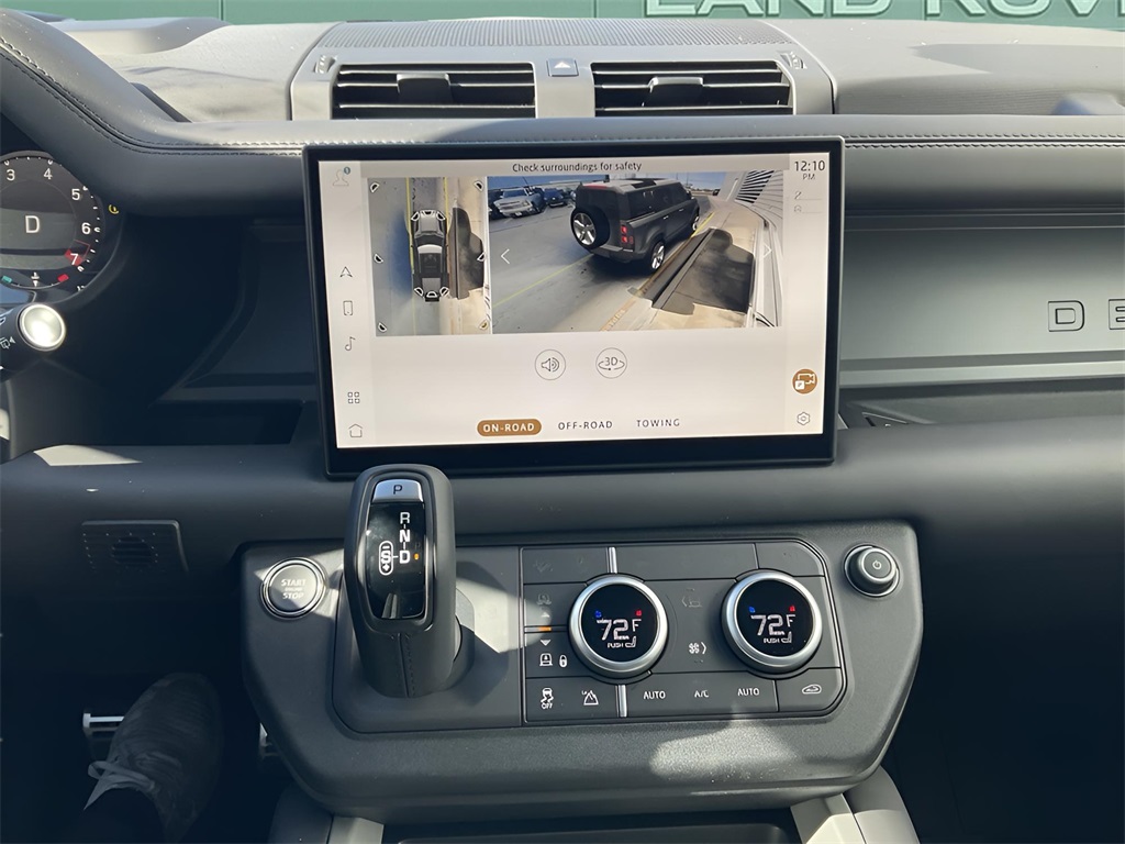 2025 Land Rover Defender 110 V8 photo 11