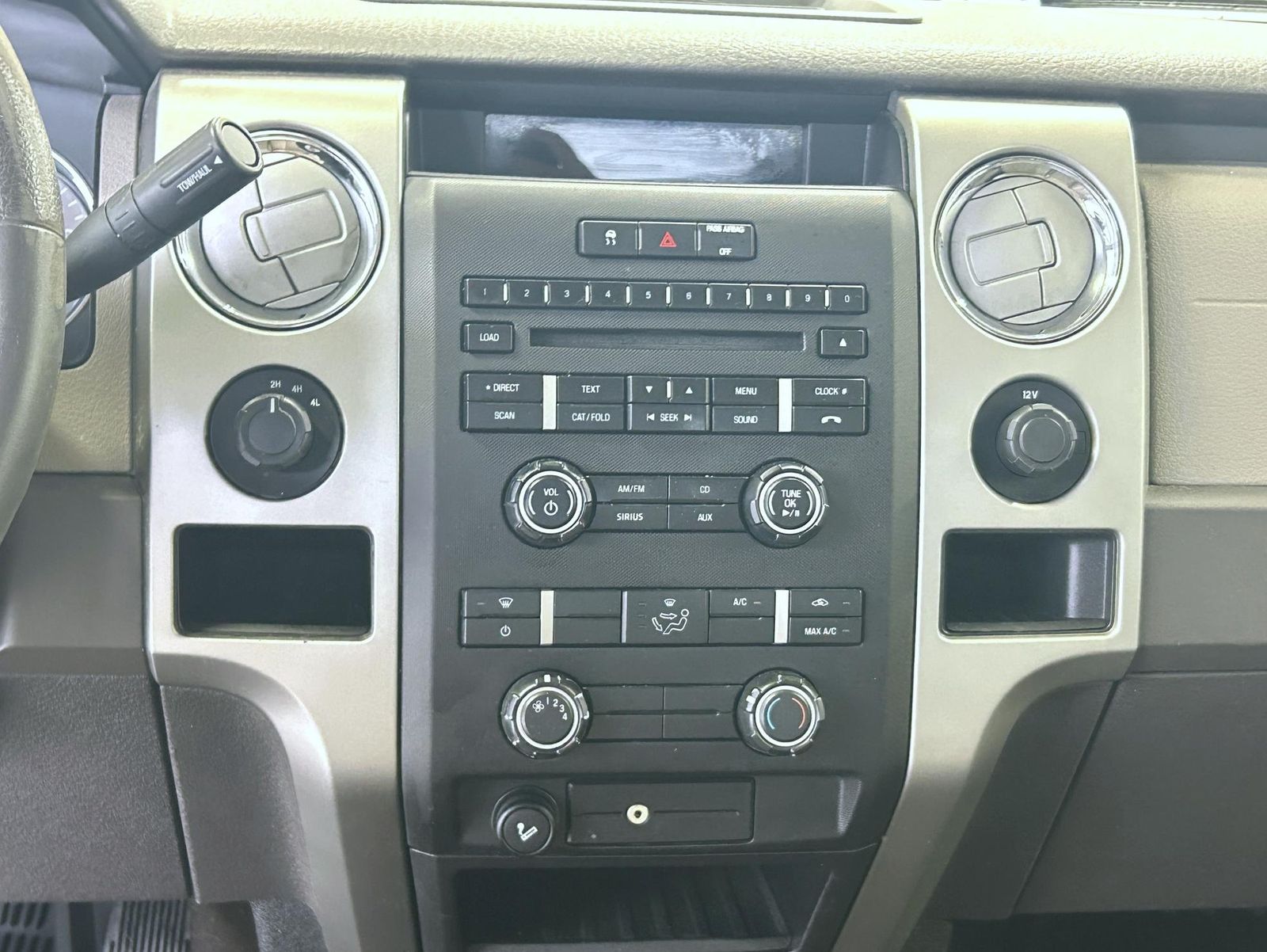 2010 Ford F-150 XLT photo 13