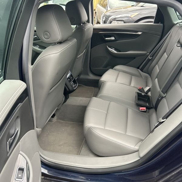 2019 Chevrolet Impala 1LT photo 2