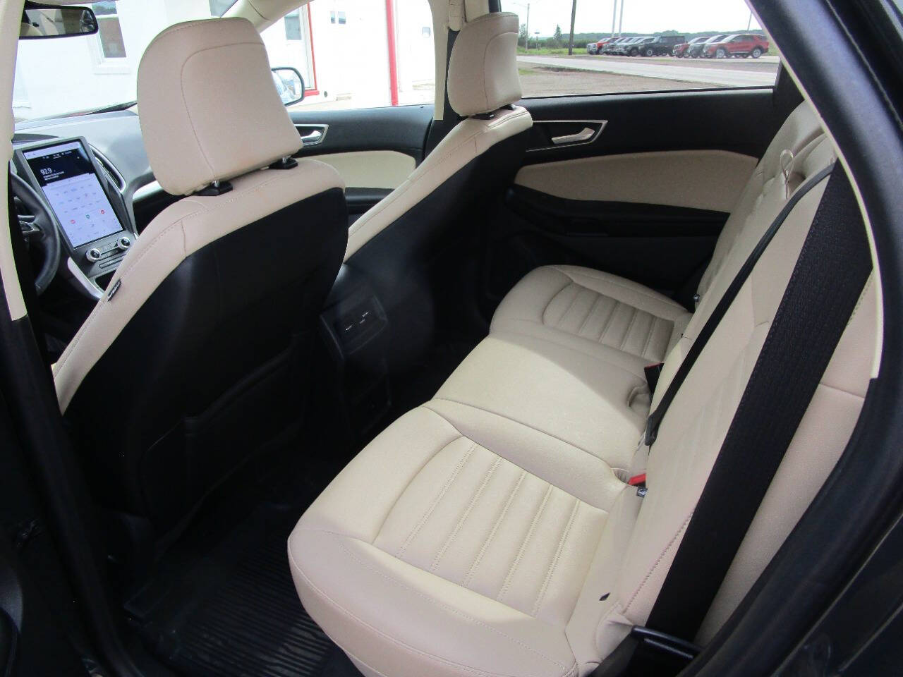 2024 Ford Edge SEL photo 7