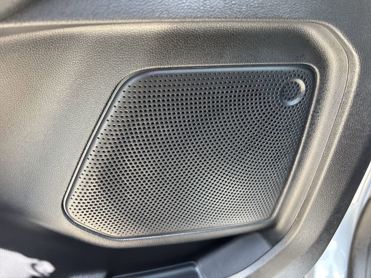 2022 Ford Escape SEL photo 18
