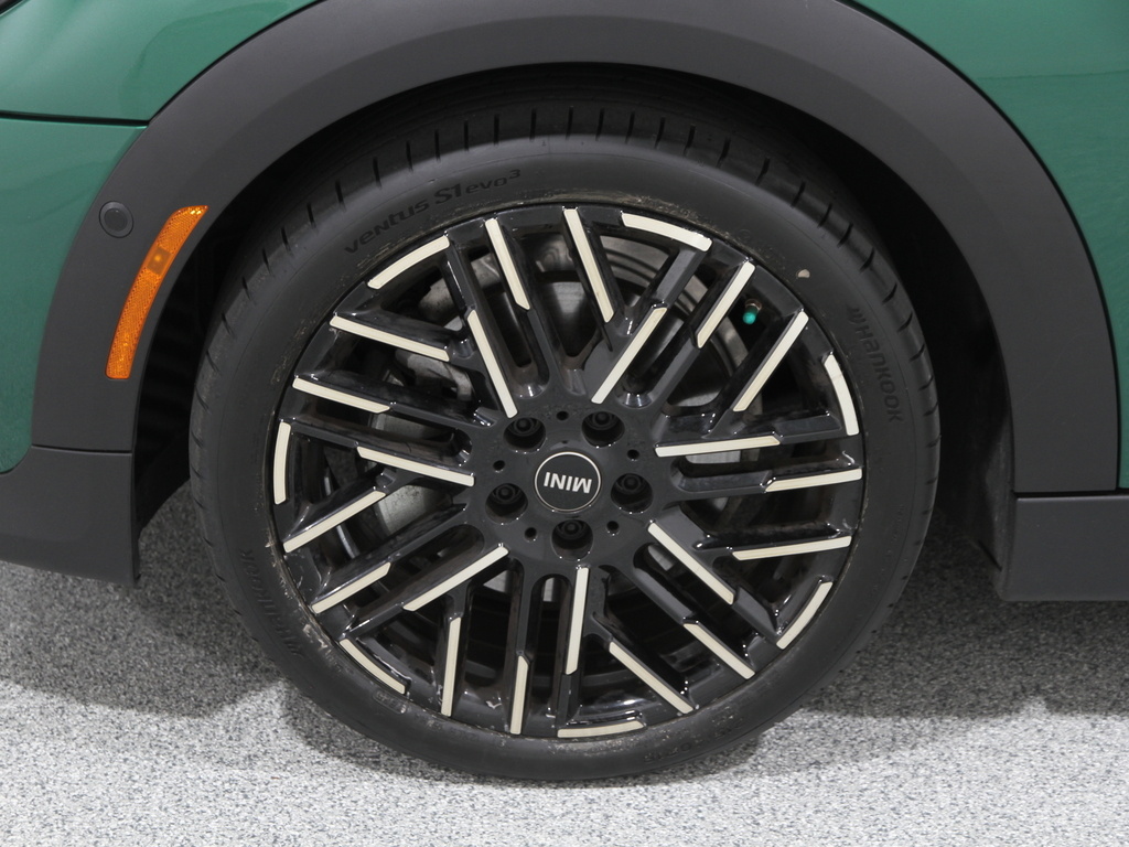2025 Mini Cooper 2 Door Hardtop Signature photo 18