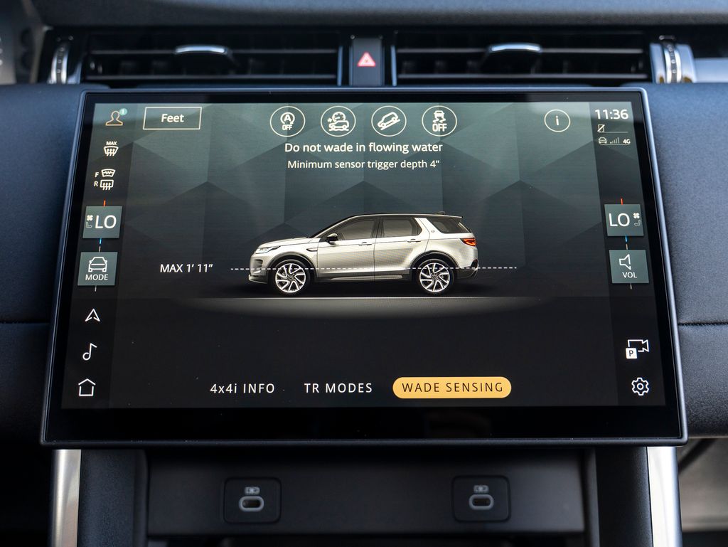2024 Land Rover Discovery Sport S photo 25