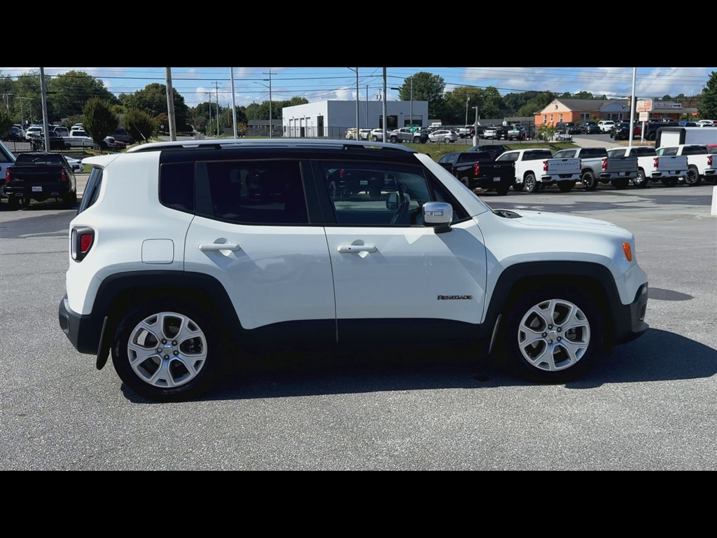 2016 Jeep Renegade Limited photo 7