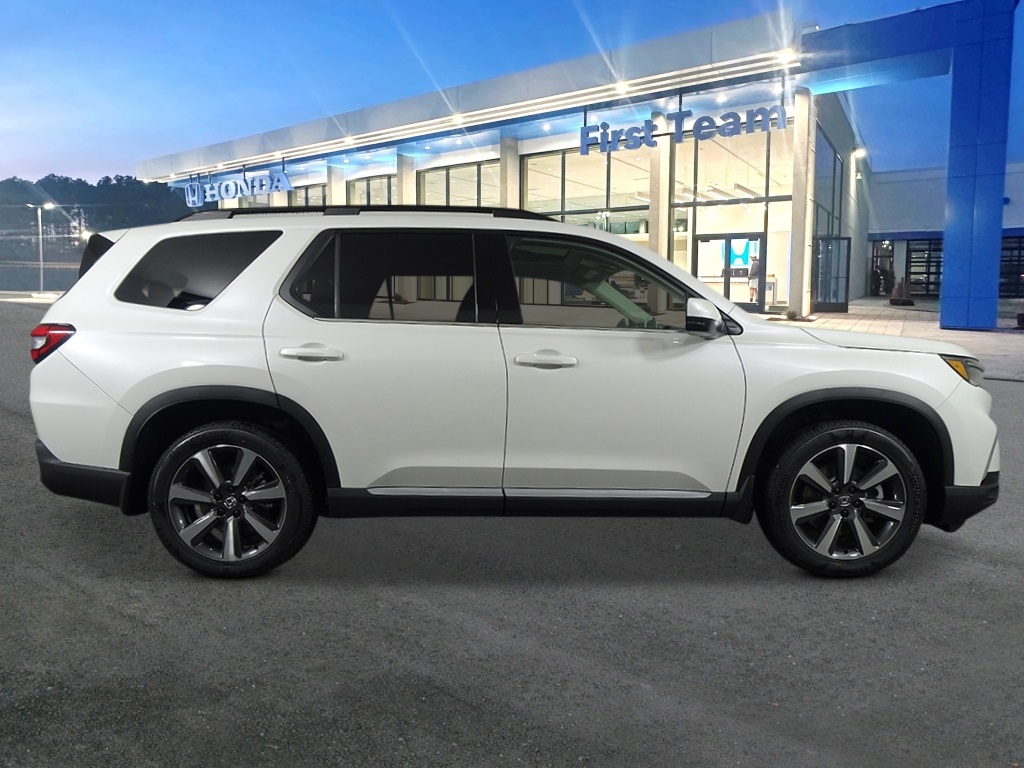 2025 Honda Pilot Touring photo 6