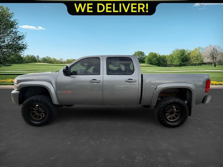 2007 Chevrolet Silverado 1500 LTZ photo 2