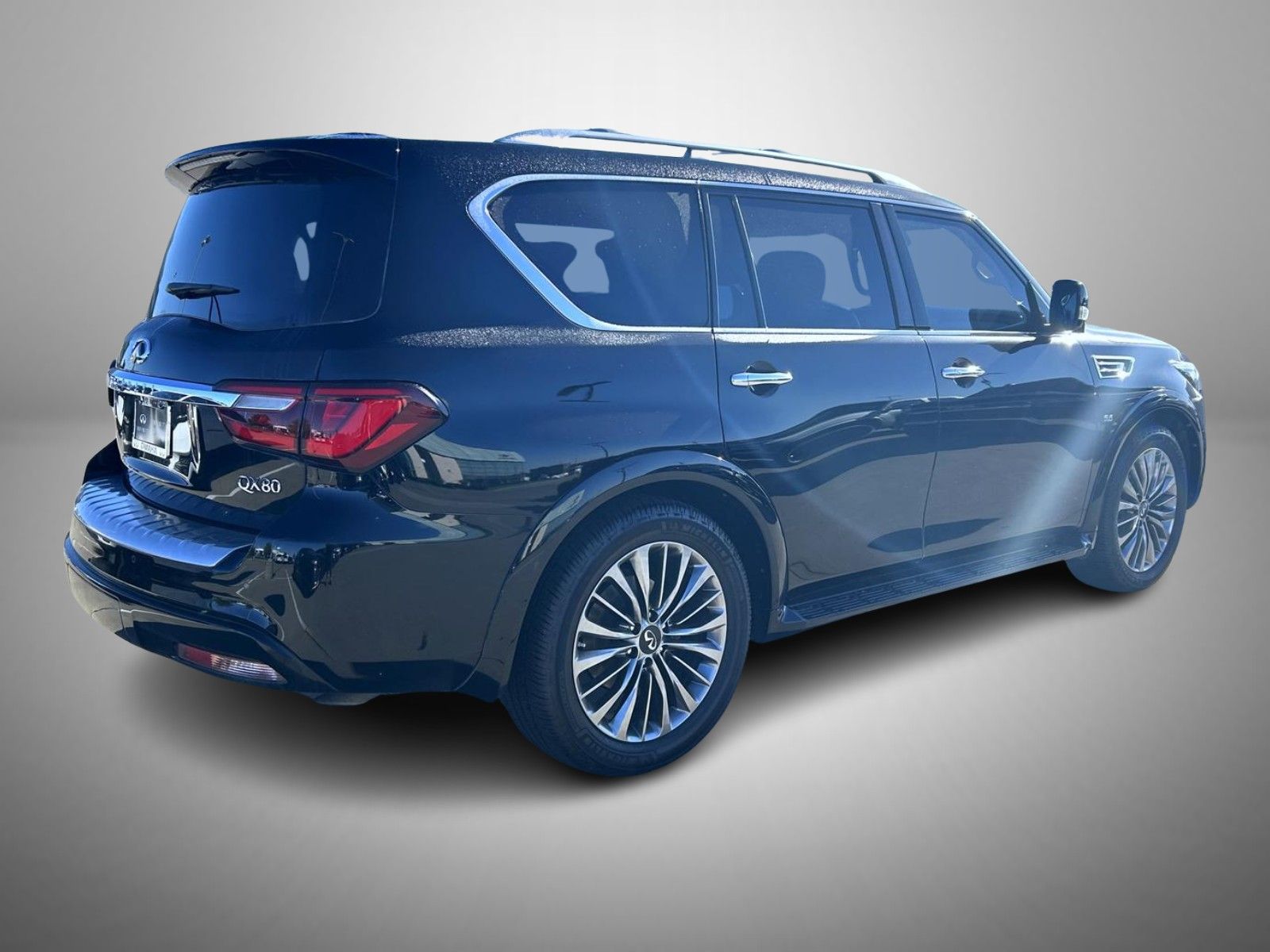 2018 Infiniti QX80 Base photo 3