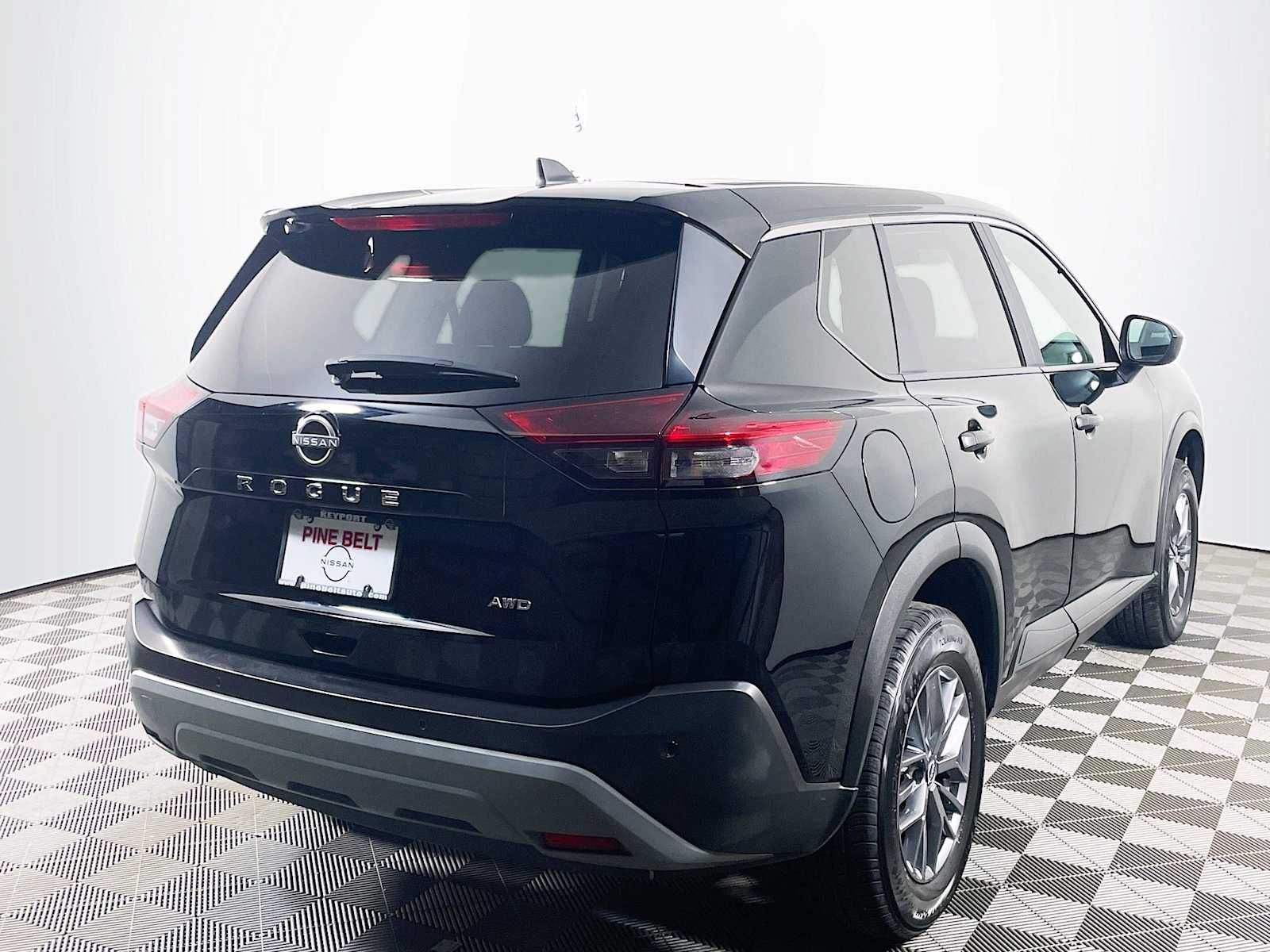 2023 Nissan Rogue S photo 3