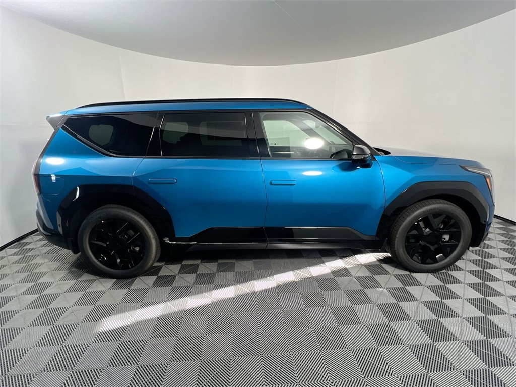 2026 Kia EV9 Land photo 2