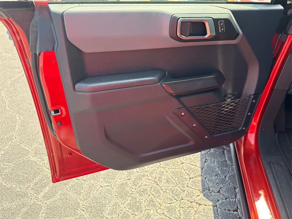 2024 Ford Bronco Black Diamond photo 8