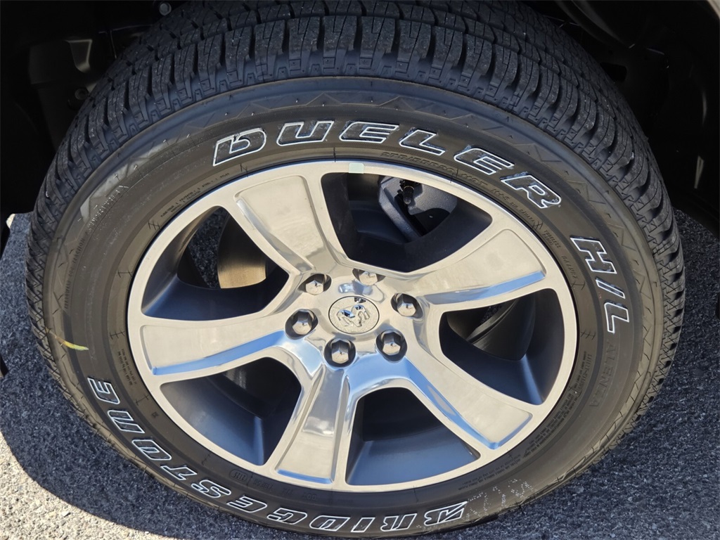 2025 Ram 1500 Tradesman photo 4